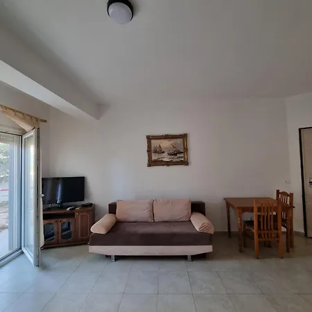 Nuredinaj Apartament Apartment